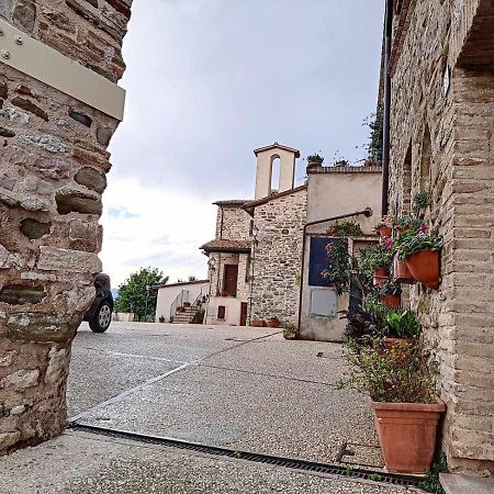 Ospitaci Appartamenti Giove Valtopina Esterno foto