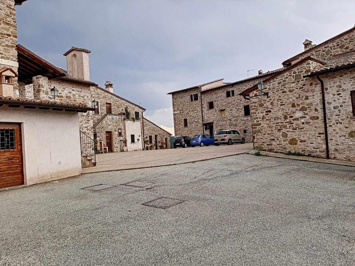 Ospitaci Appartamenti Giove Valtopina Esterno foto